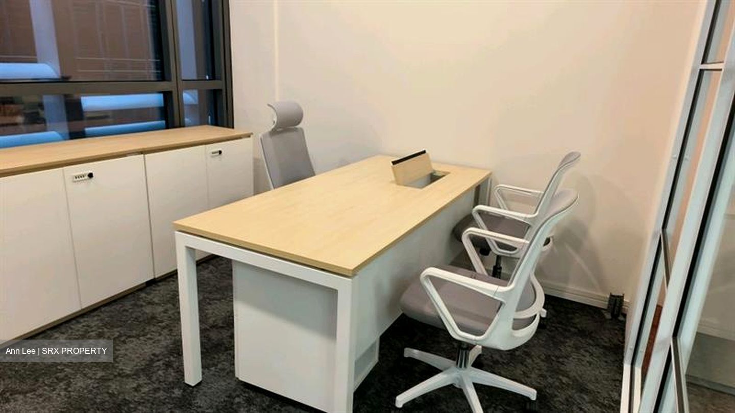 PLUS (D1), Office #559330641
